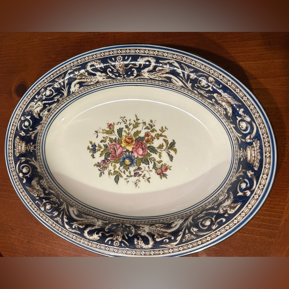 Wedgwood Bone China England Florentine Floral Oval serving bowl , vegetable dish